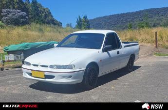 HOLDEN COMMODORE UTE ZR1 GLOSS BLACK